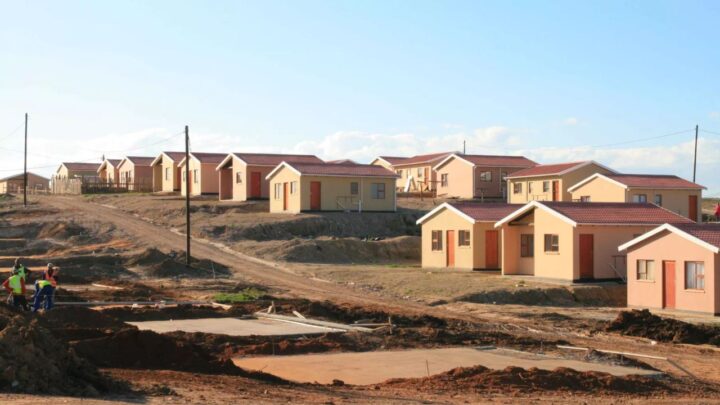 R1,400 Monthly